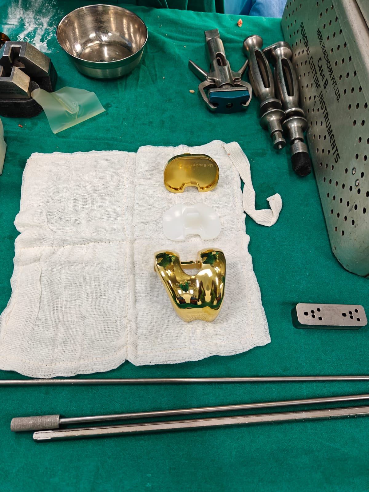 Joint replacement components and instruments prepared on a surgical table